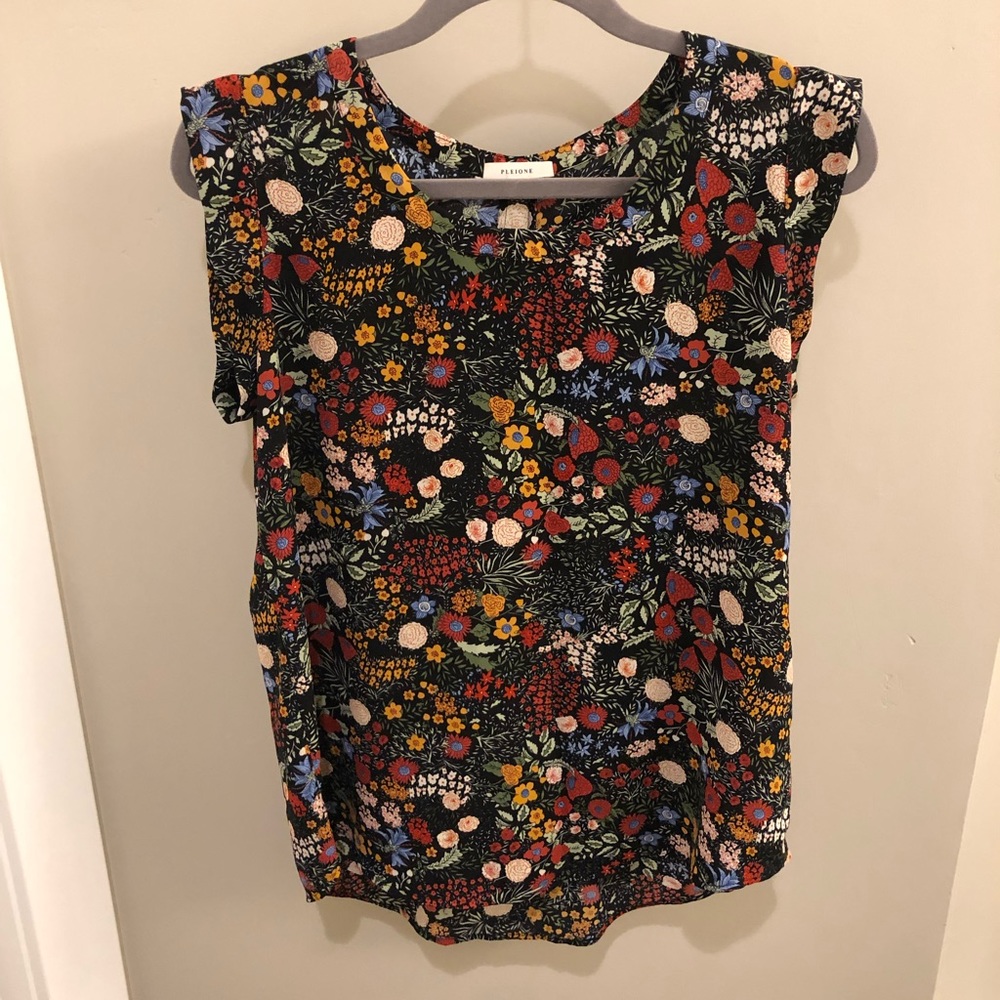 Pleione Colorful Chiffon Tunic Top